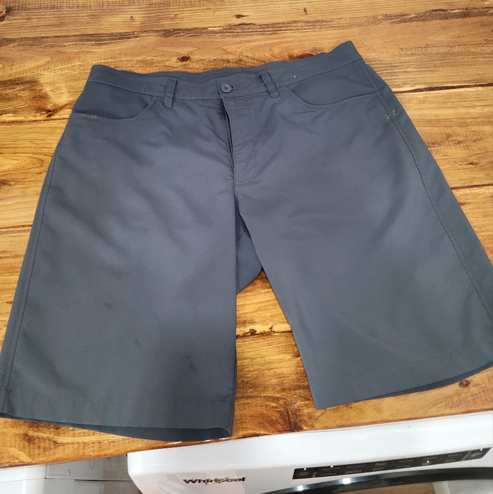 Men's Under Armour Heatgear Gray Shorts